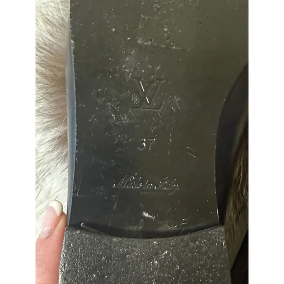 Louis Vuitton Prime Time Black Leather Gold Chain Logo fur Loafers Flats - Picture 11 of 16